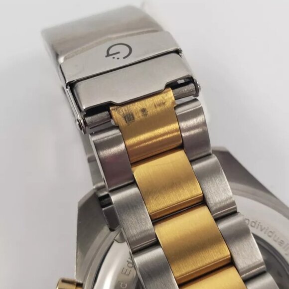 (66825-1) Gevril 49005 Watch - Picture 9 of 14